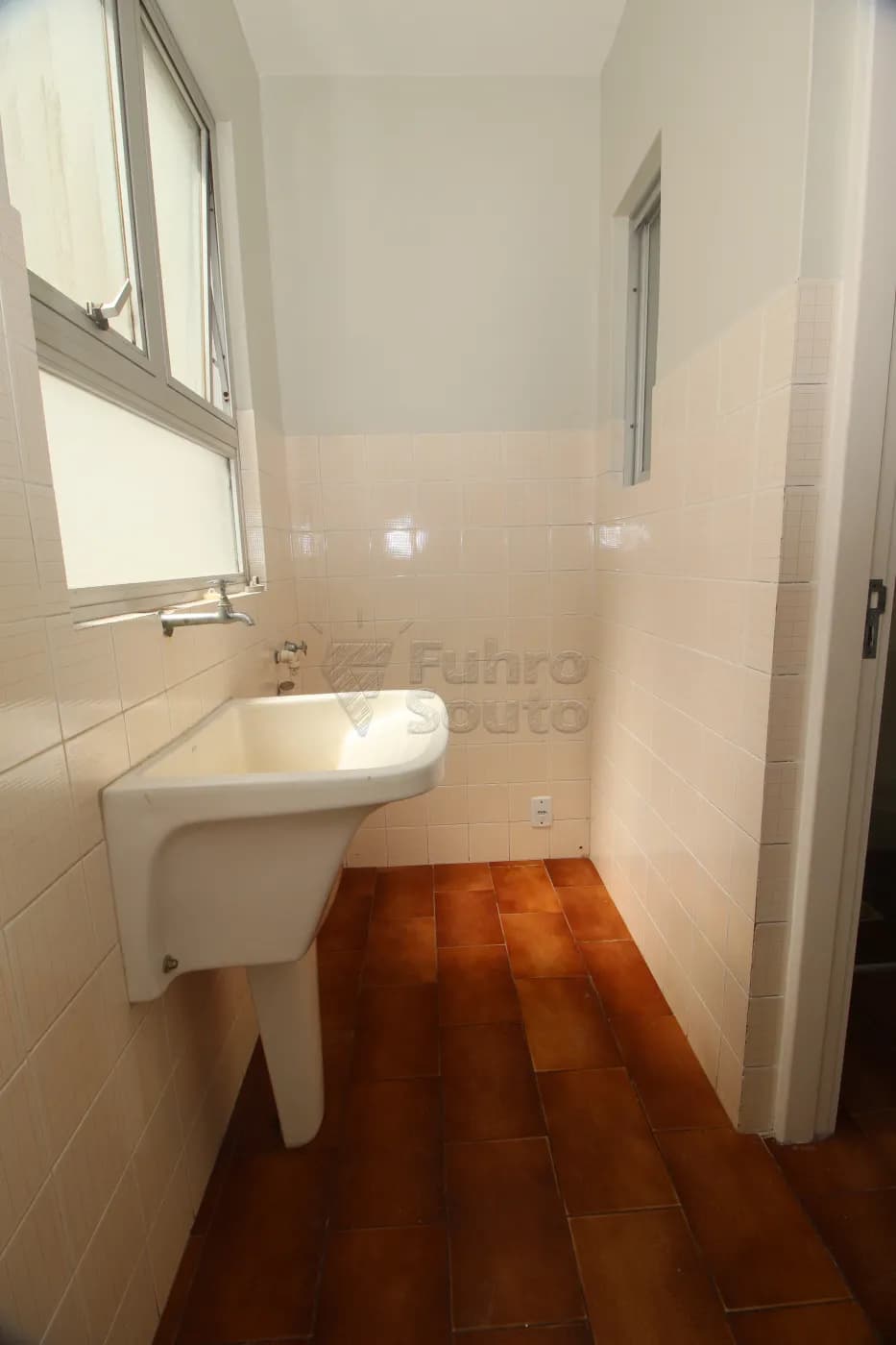 x2y8j9-pelotas-apartamento-padrao-centro-17-09-2024_00-57-51-31.webp