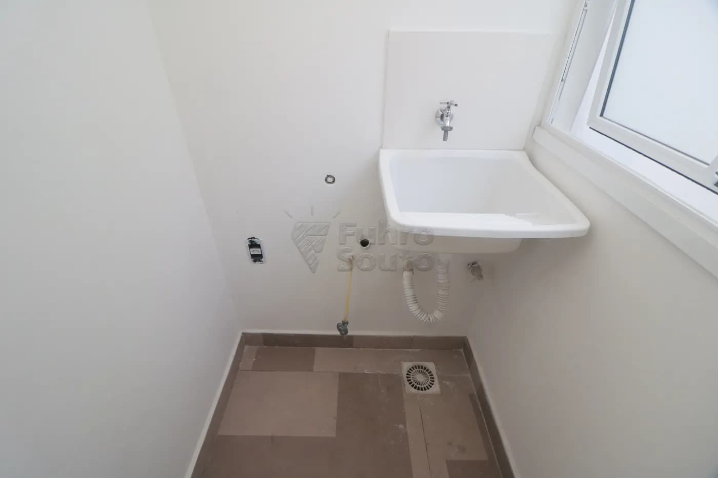 x4yvp-pelotas-apartamento-padrao-centro-30-01-2026_00-19-02-697c2326ad41a.webp