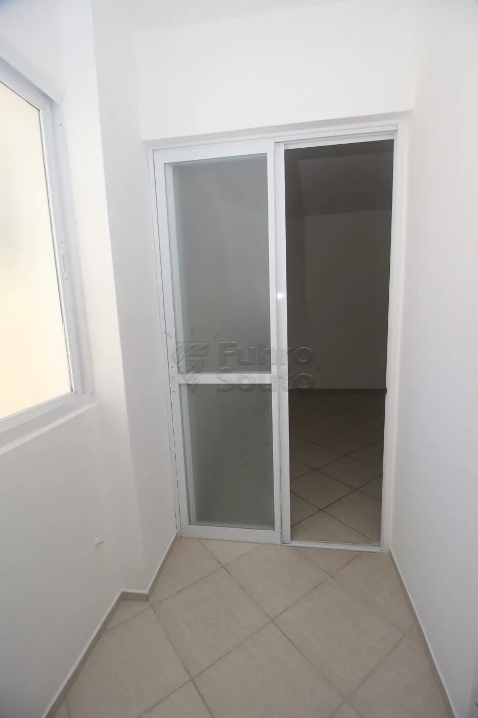 x6g2q-pelotas-apartamento-padrao-centro-27-10-2025_22-33-20-8.webp