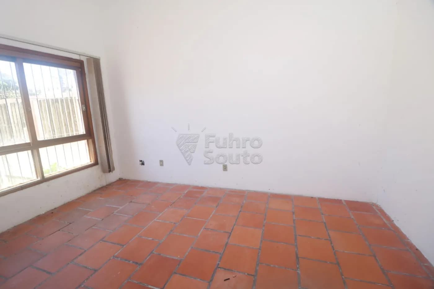 xasiz2-pelotas-comercial-loja-em-condominio-centro-12-12-2025_13-36-06-693c4476c83ea.webp