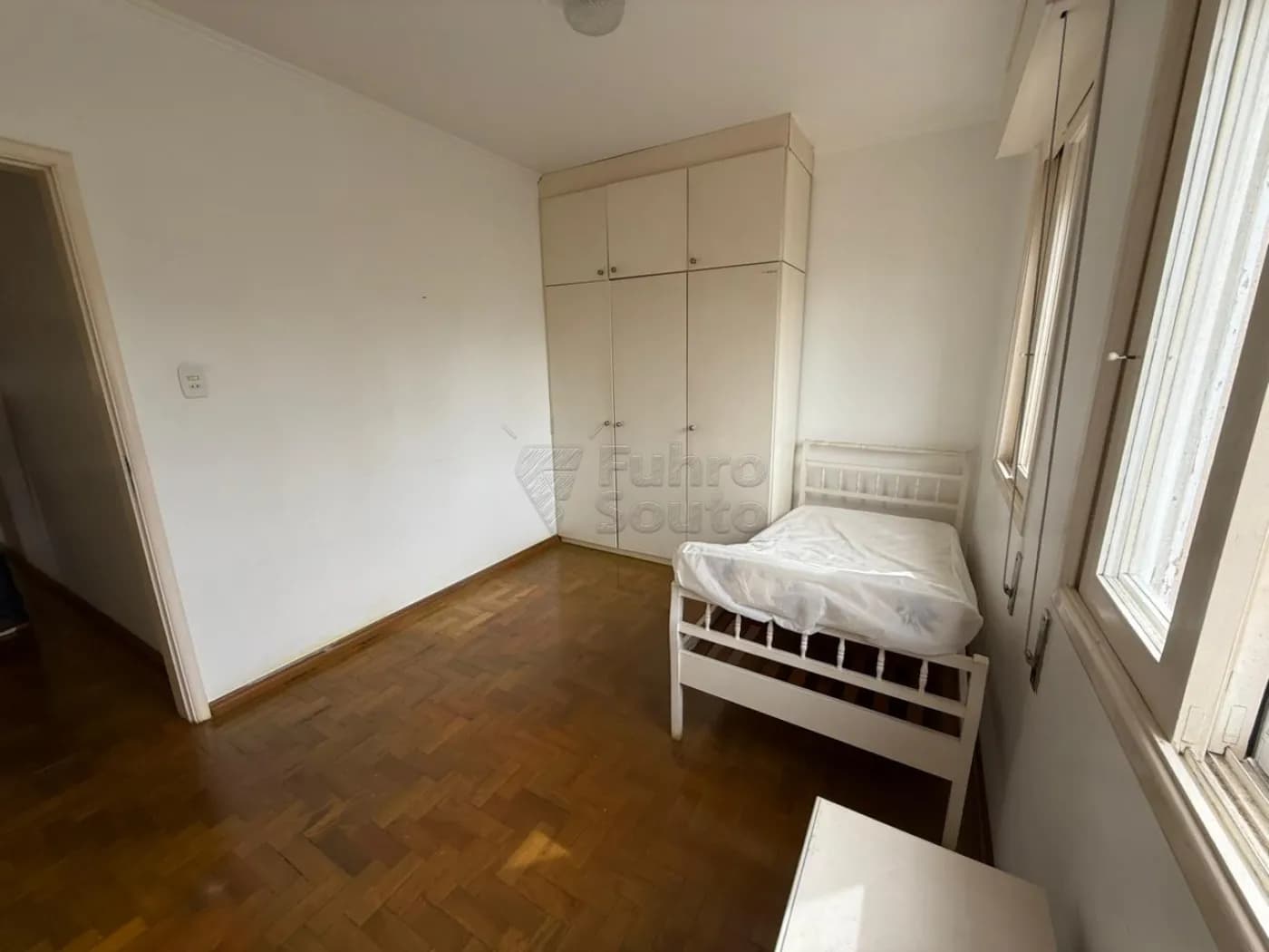 xbo53-pelotas-apartamento-fora-de-condominio-centro-15-04-2026_16-05-57-69dfe1958fa33.webp