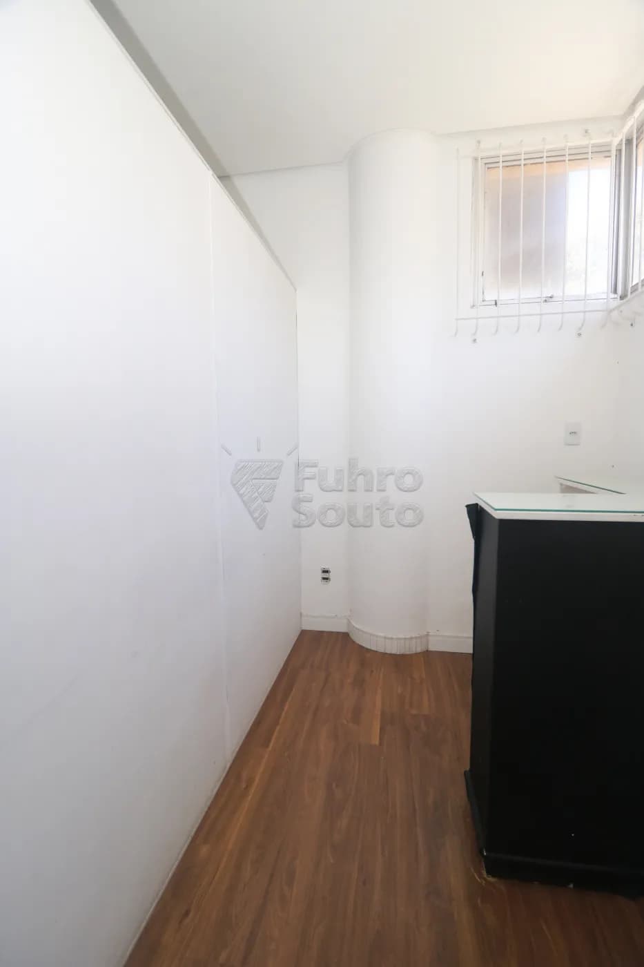 xo46ye-pelotas-comercial-sala-em-condominio-centro-20-05-2026_01-18-58-6a0d3632ab0b5.webp