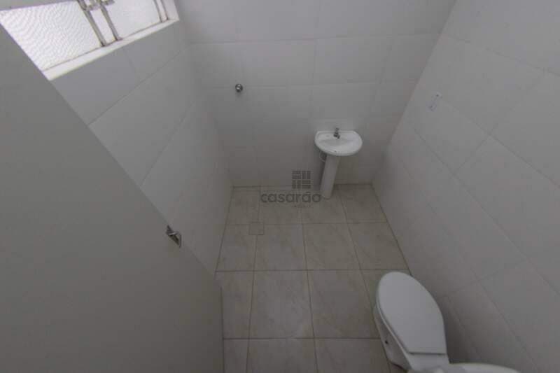 xqb7c-casa-comercial-no-pelotas-banheiro-social.jpg