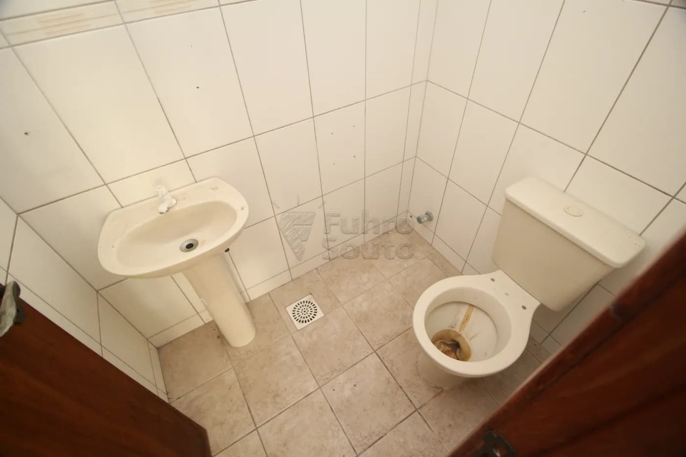 y81p4-pelotas-comercial-sala-em-condominio-centro-25-07-2024_23-28-32-8.webp