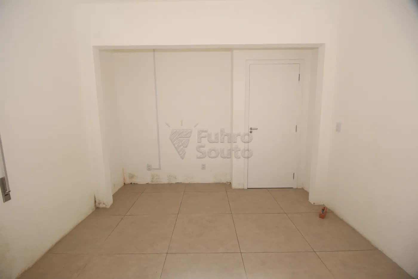 ydn3mq-pelotas-comercial-casa-centro-29-04-2025_00-08-46-12.webp