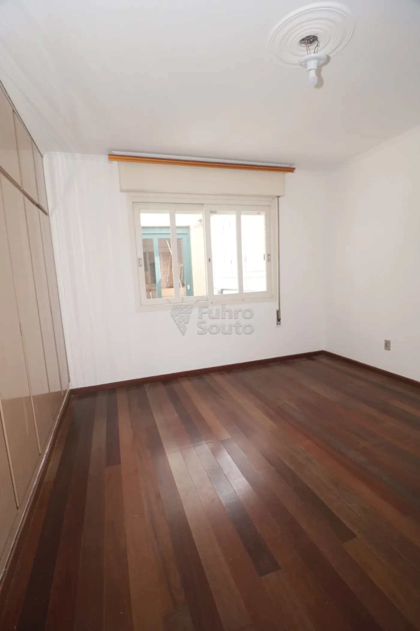 yhzofd-pelotas-casa-padrao-centro-03-03-2026_13-53-46-69a7121a9f935.webp