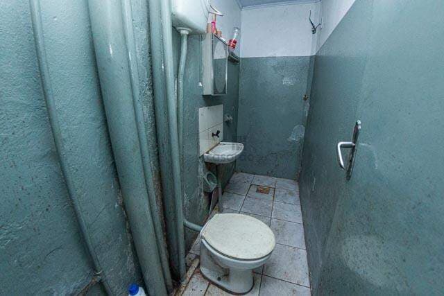 yi28f-predio-comercial-no-pelotas-banheiro-auxiliar.jpg