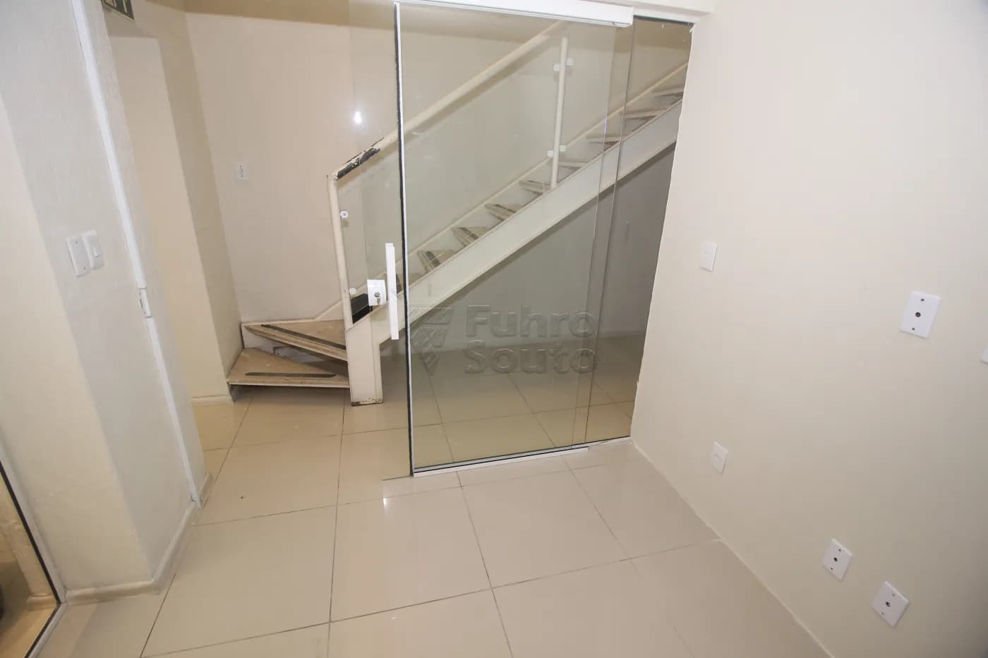 yi7k4r-pelotas-comercial-predio-centro-24-09-2025_23-29-34-9.webp