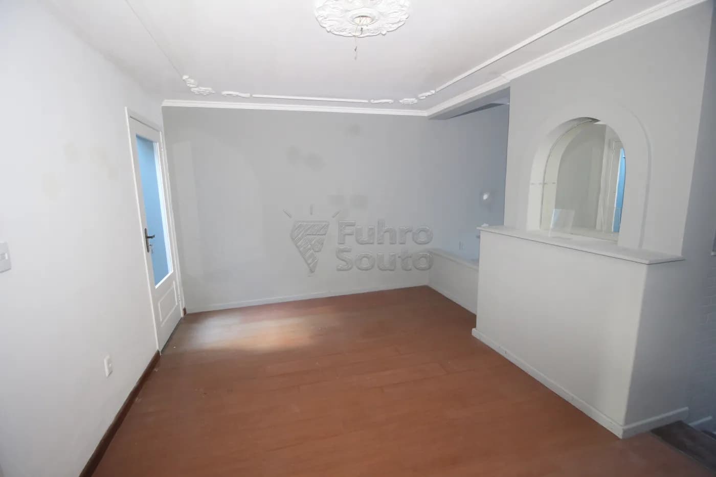 yj39a9-pelotas-casa-padrao-centro-22-09-2025_23-38-23-16.webp