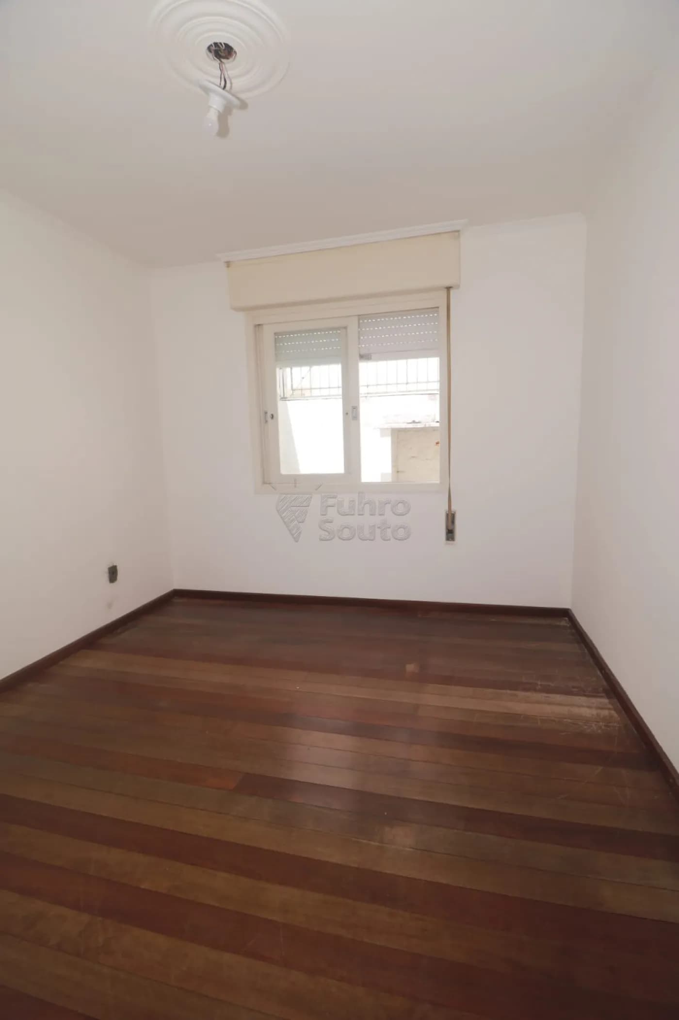 ze61h6l-pelotas-casa-padrao-centro-03-03-2026_13-53-50-69a7121e7c88c.webp