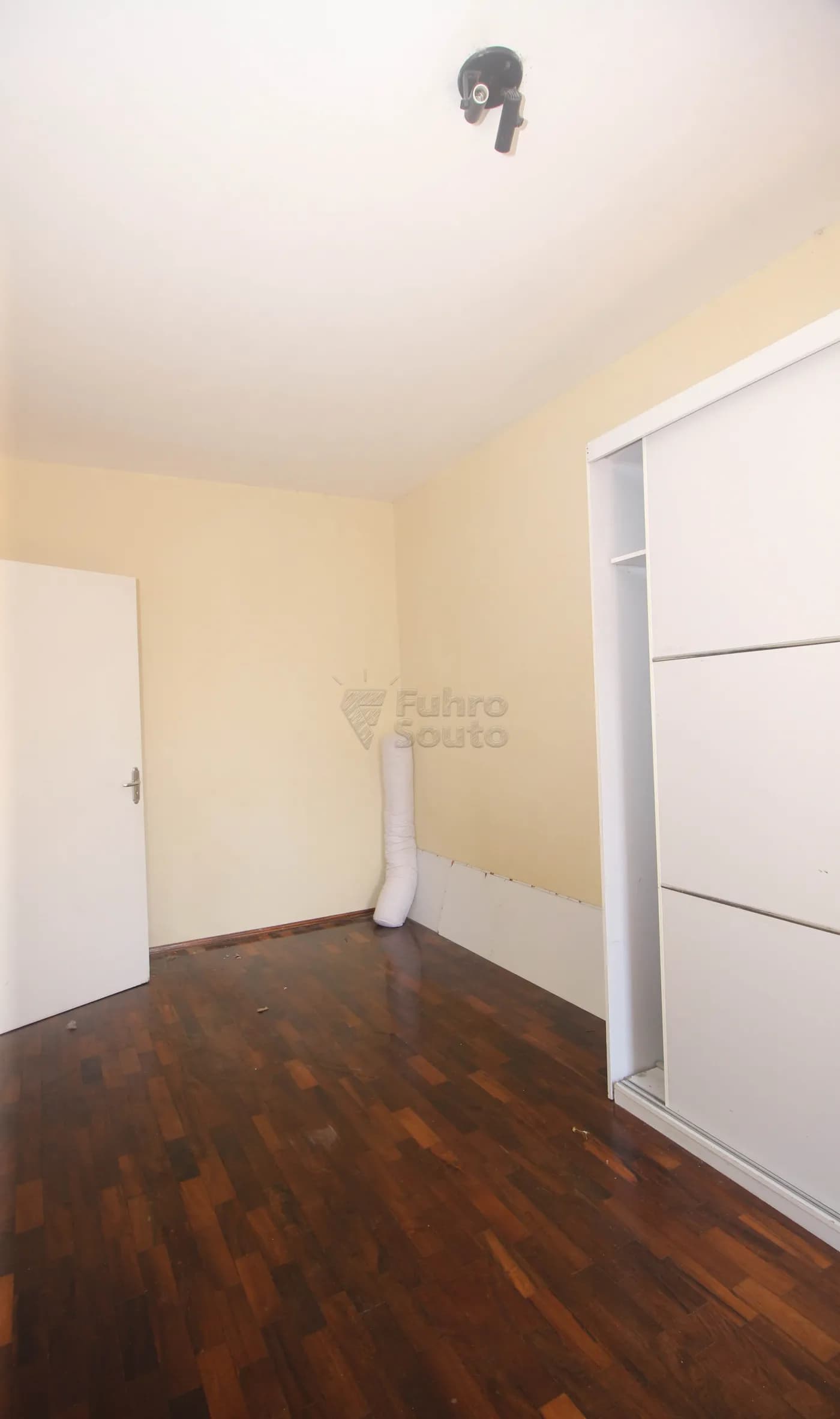 zje4br-pelotas-apartamento-padrao-centro-26-11-2025_02-10-12-16.webp