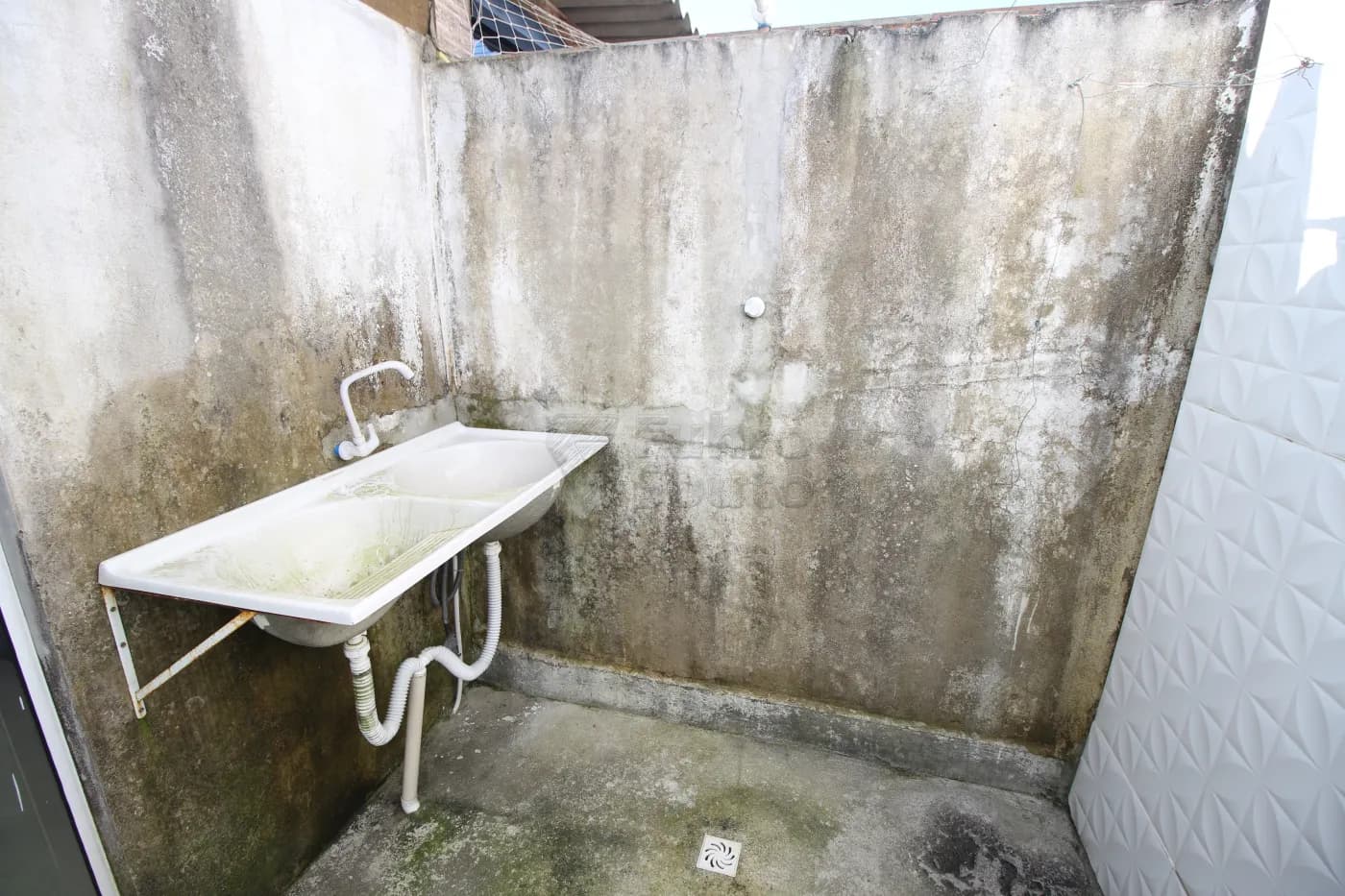 zjox03-pelotas-casa-condominio-areal-17-05-2024_23-41-05-29.webp