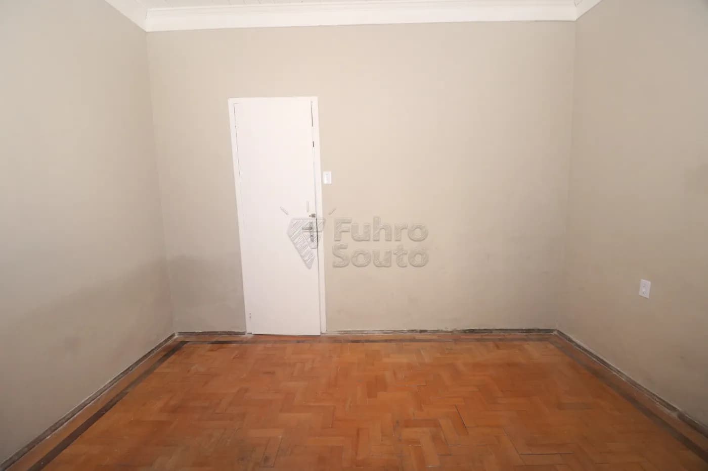 zlyf6o-pelotas-casa-padrao-centro-10-07-2026_00-16-57-6a5064290e5ba.webp