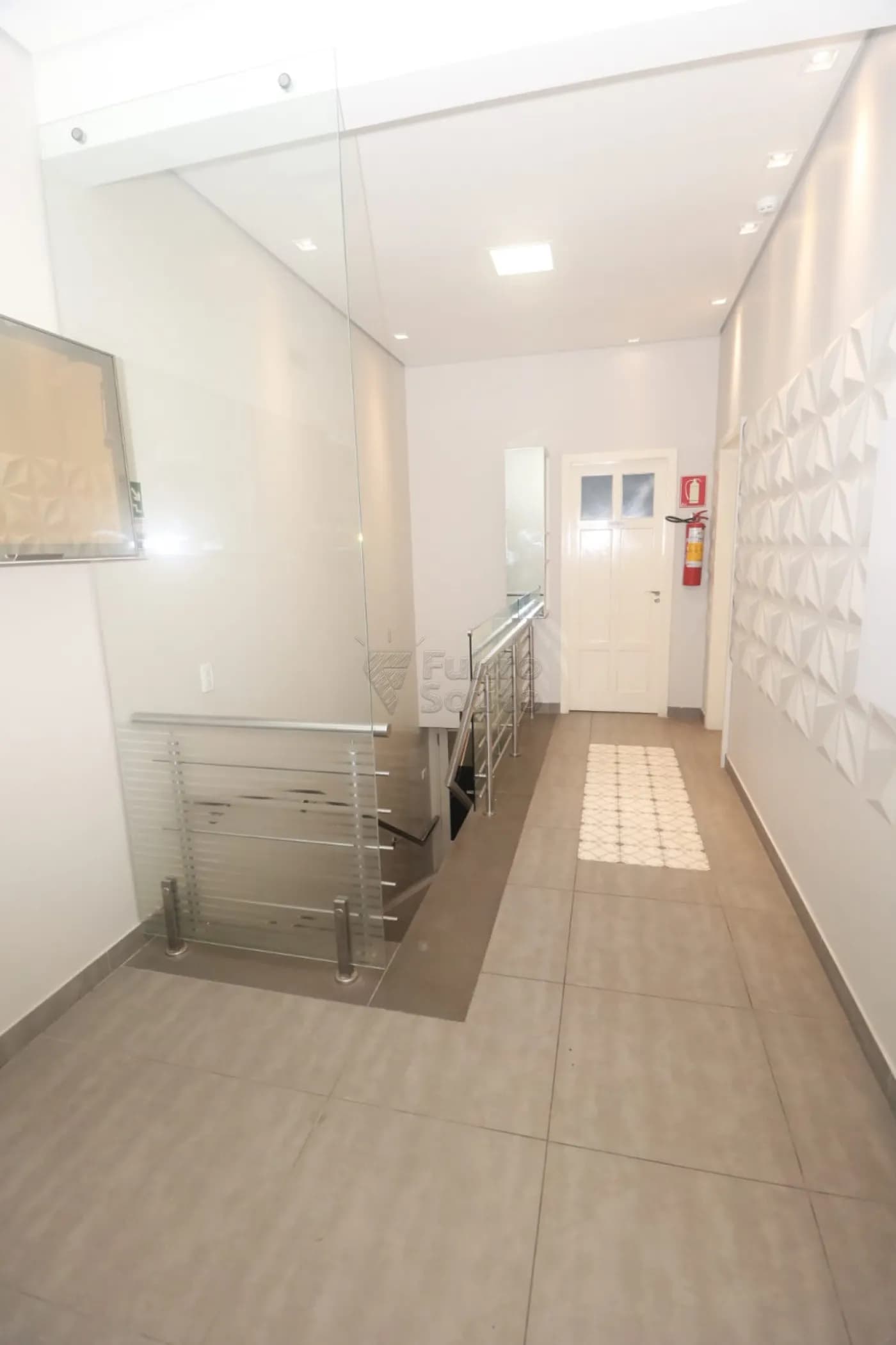 zoadf8-pelotas-comercial-sala-fora-de-condominio-centro-12-03-2026_18-12-39-69b32c47346b3.webp