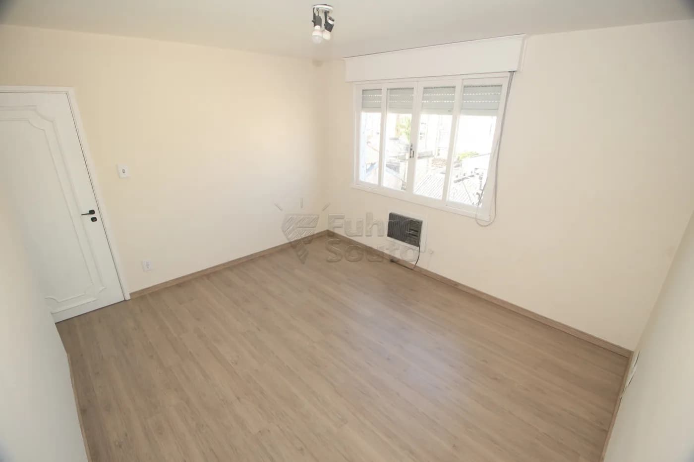zt87df-pelotas-apartamento-padrao-centro-02-08-2024_23-31-47-13.webp