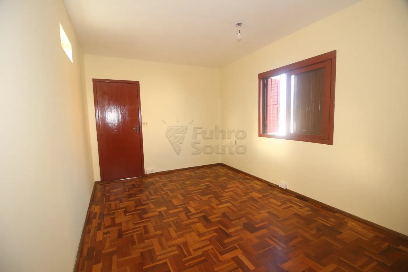 zu7s4f-pelotas-casa-padrao-centro-28-02-2025_10-36-36-29.webp